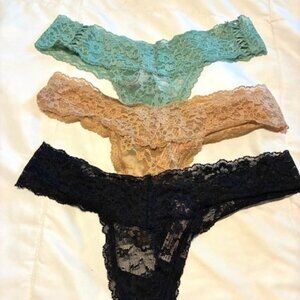 Set of 3 Victoria's Secret Lacie Floral Thong Panties Size Small (Never Worn)